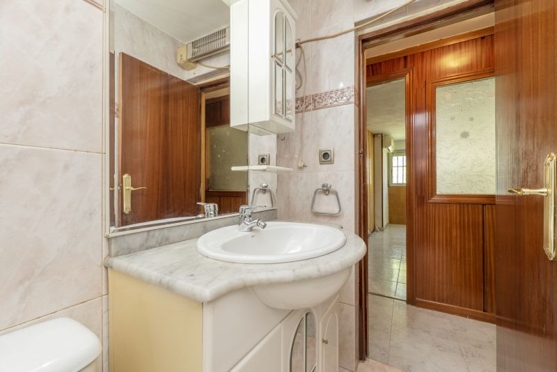 Rustic Bathroom Looks